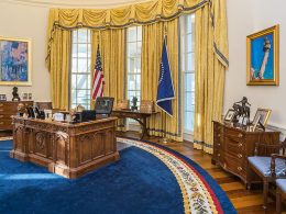 Trump Breaks COVID-19 Quarantine Procedure, Returns to the Oval Office