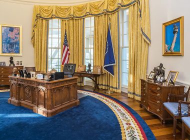 Trump Breaks COVID-19 Quarantine Procedure, Returns to the Oval Office