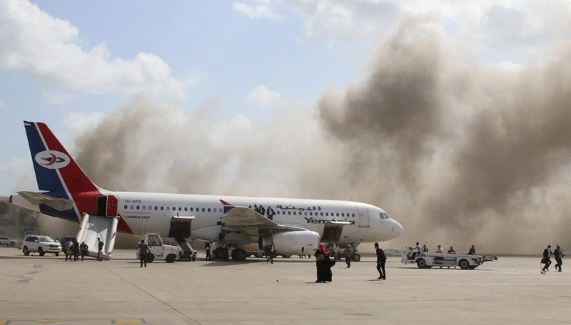 Explosions Rock Yemen’s Aden Airport after Arrival of Coalition Cabinet Members